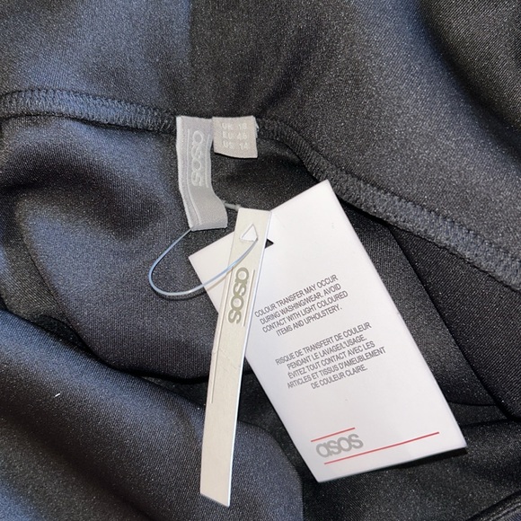 ASOS GORGEOUS BLACK DRESS WITH SIDE SPLIT! NWT - Picture 3 of 3